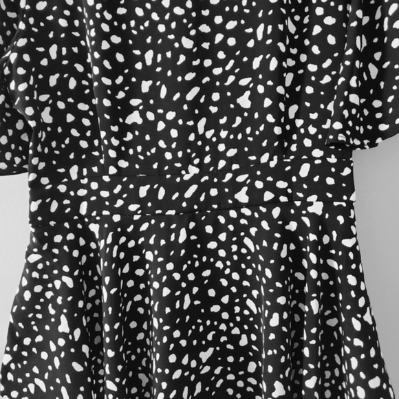 Gracia Black and White Animal Print Button-down Fishtail Peplum Top Size S - Picture 7 of 8